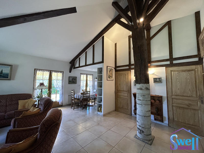 Maison traditionnelle - 282 m² - 14 pièces