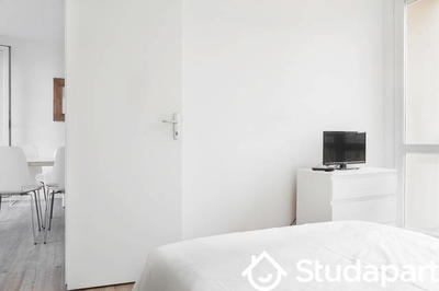 Chambre - 11 m² - 1 pièce