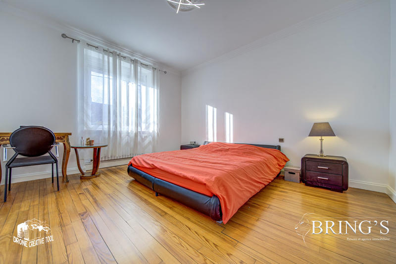 Maison - 181 m² - 10 pièces