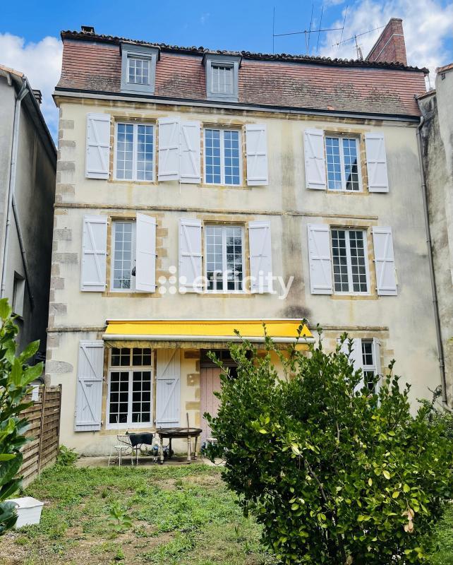 Hôtel particulier - 495 m² - 12 pièces