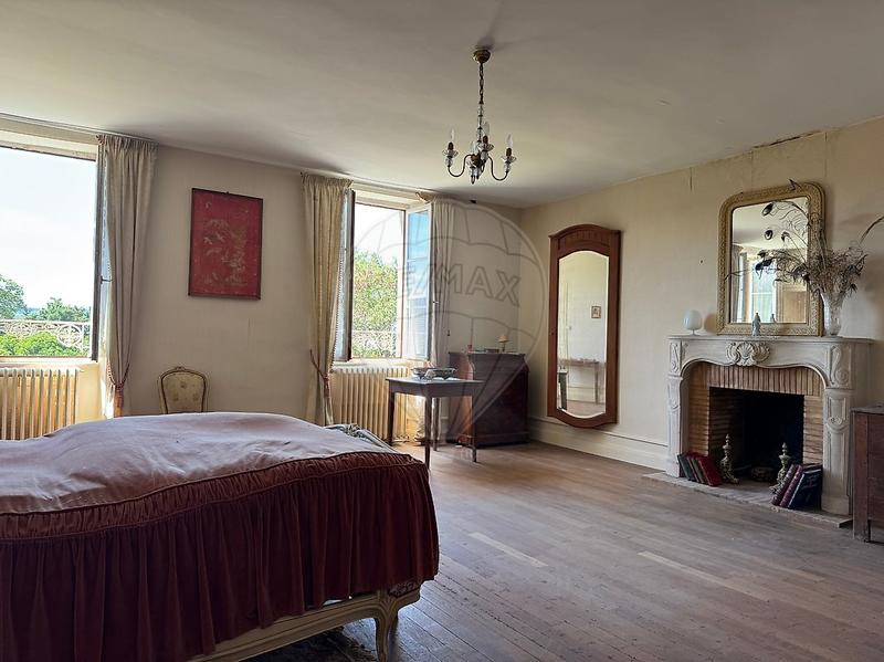 Maison bourgeoise - 379 m² - 11 pièces