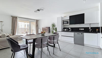 Appartement - 84 m² - 4 pièces