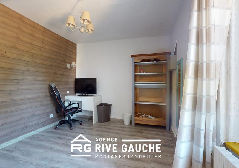 Maison traditionnelle - 196 m² - 7 pièces