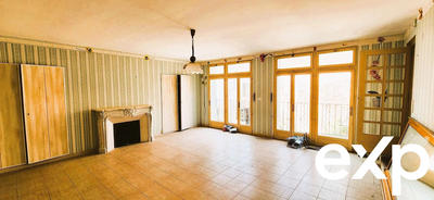 Maison - 255 m² - 9 pièces