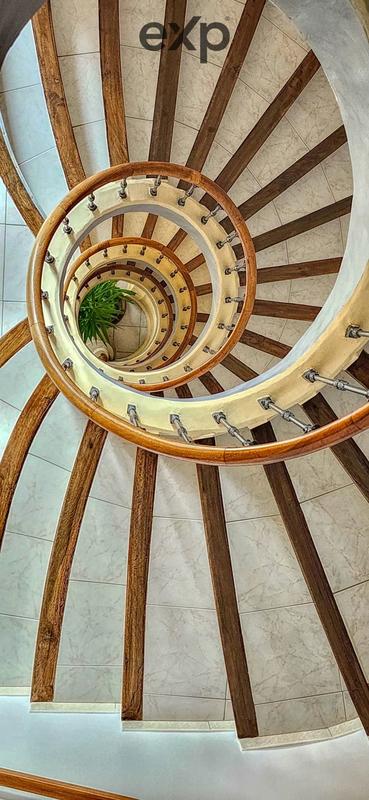 Maison contemporaine - 400 m² - 15 pièces