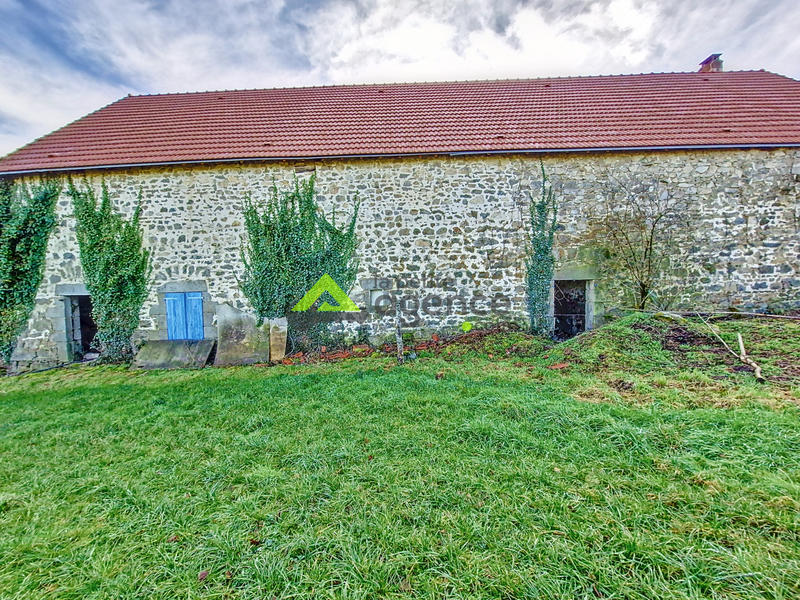 Maison - 200 m² - 2 pièces