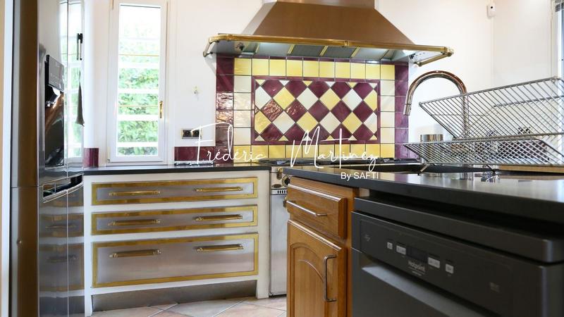 Maison - 213 m² - 5 pièces