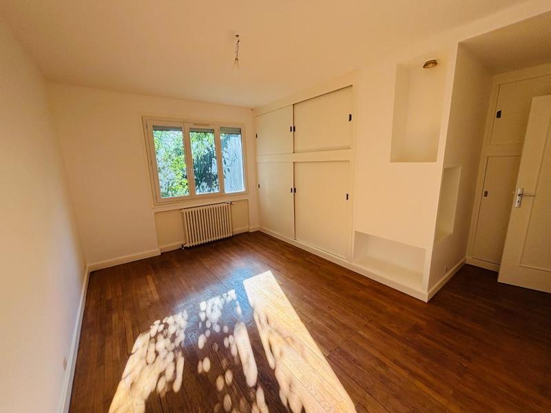 Maison - 240 m² - 7 pièces