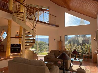 Maison - 370 m² - 7 pièces