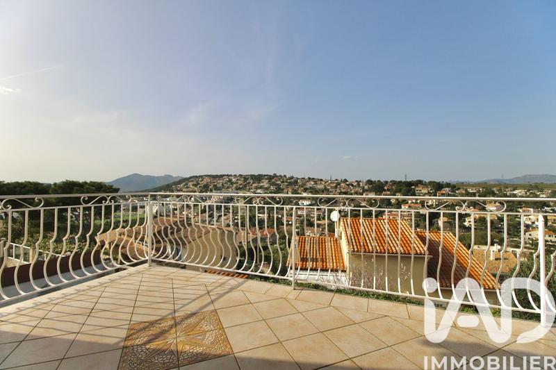 Maison - 204 m² - 9 pièces