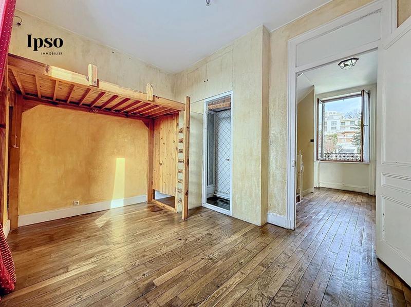 Propriété - 303 m² - 11 pièces