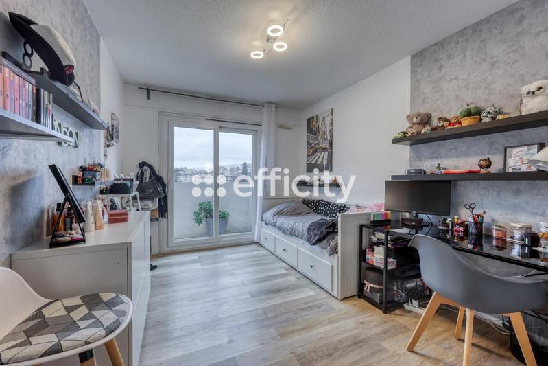 Appartement - 85 m² - 4 pièces