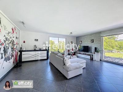 Maison - 193 m² - 4 pièces