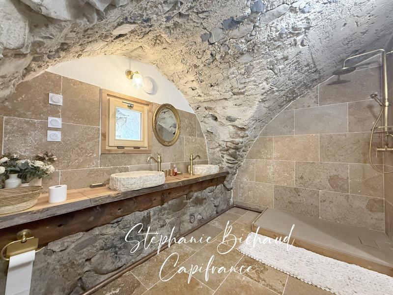 Maison - 169 m² - 6 pièces