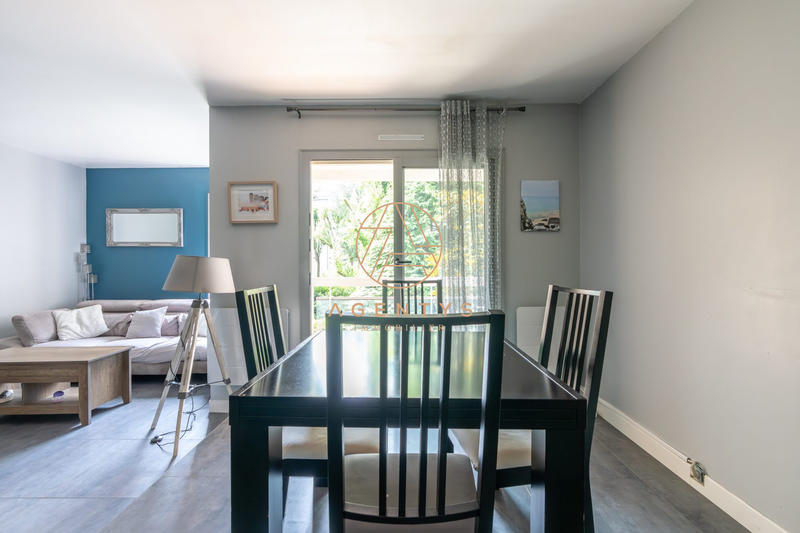 Appartement - 90 m² - 4 pièces