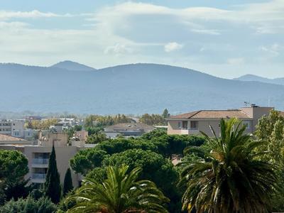 Appartement - 215 m² - 8 pièces