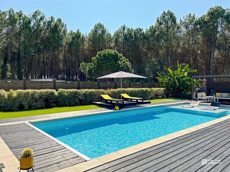 Maison - 180 m² - 6 pièces