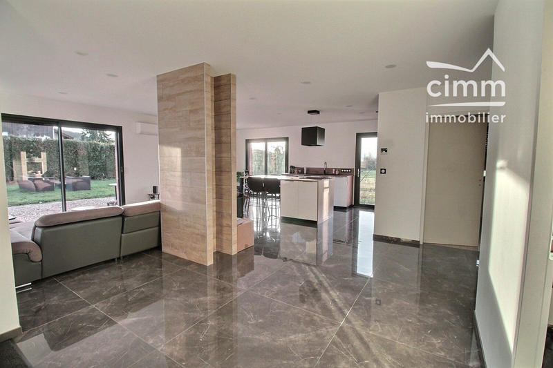 Villa - 111 m² - 4 pièces