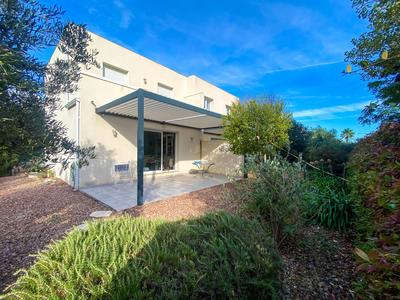 Maison - 98 m² - 4 pièces