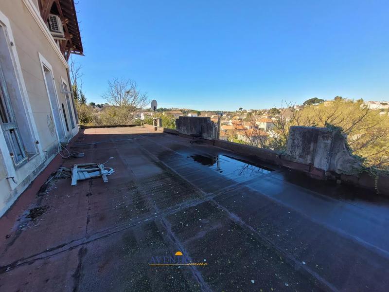 Maison - 225 m² - 10 pièces