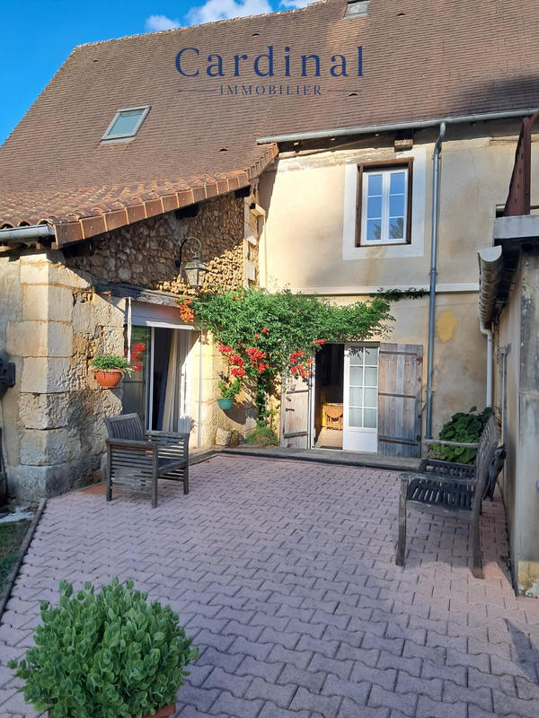 Maison - 450 m² - 11 pièces