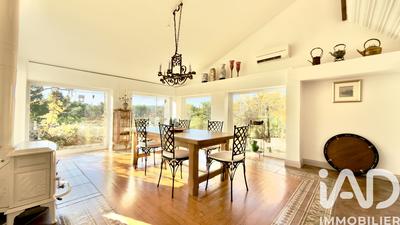 Maison - 284 m² - 7 pièces