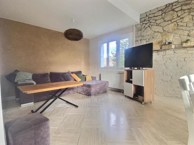 Maison - 202 m² - 7 pièces