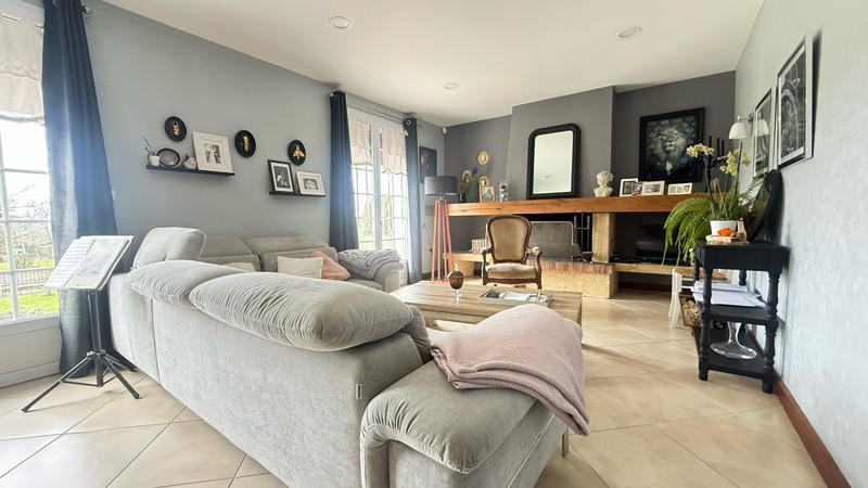 Maison - 225 m² - 6 pièces