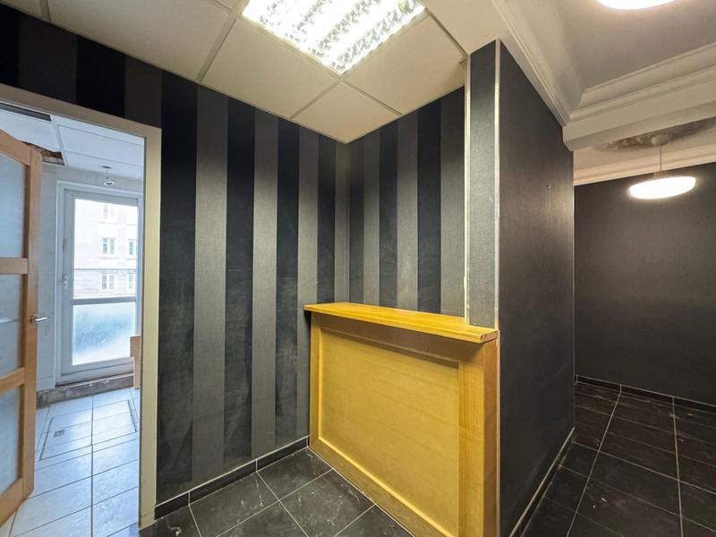 Bureau - 74 m² - 4 pièces