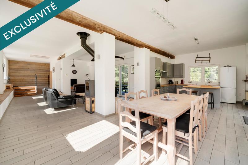 Maison - 340 m² - 12 pièces