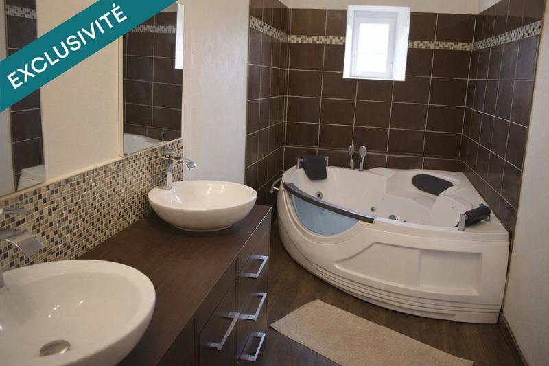 Maison - 181 m² - 8 pièces