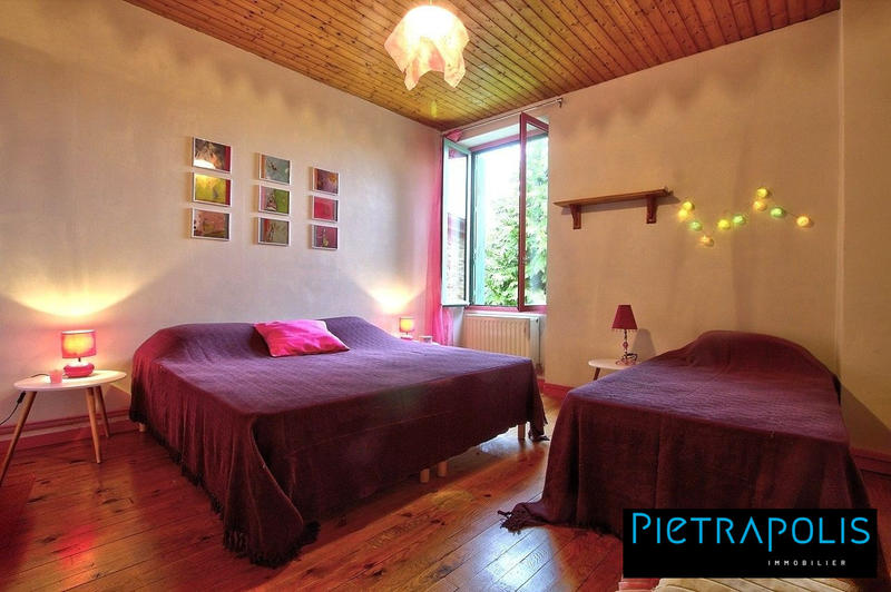 Maison ancienne - 442 m² - 16 pièces