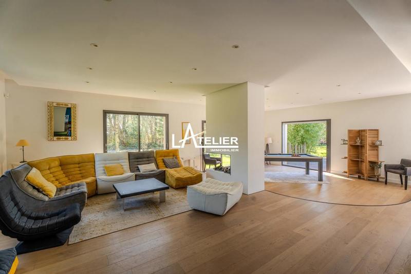 Villa - 283 m² - 9 pièces