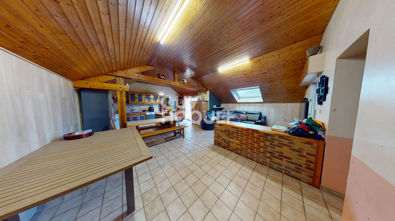 Maison - 200 m² - 9 pièces