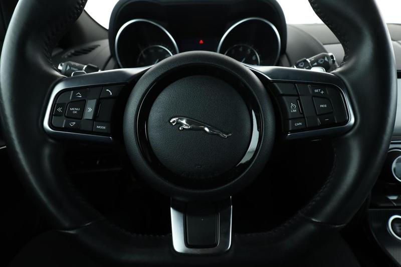 Jaguar F-Type Coupe 2.0 R-Dynamic Auto 300 ch