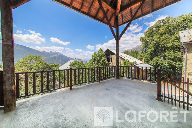 Maison - 260 m² - 17 pièces