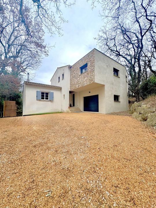 Villa - 225 m² - 7 pièces