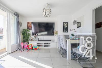 Appartement - 67 m² - 3 pièces