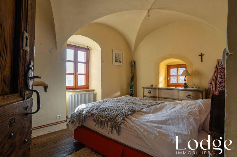 Maison - 440 m² - 12 pièces