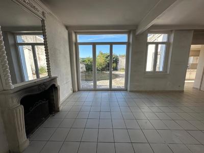 Maison de village - 192 m² - 8 pièces