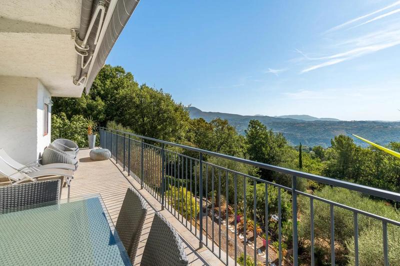 Villa - 233 m² - 8 pièces