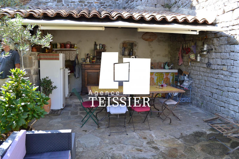 Maison - 104 m² - 6 pièces