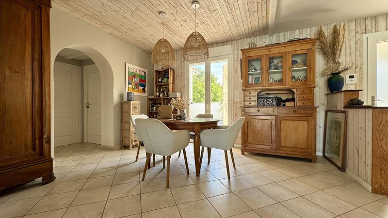 Maison - 140 m² - 5 pièces