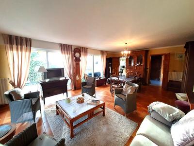 Maison - 185 m² - 7 pièces