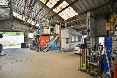 Local d'activité / Entrepôt - 900 m² - 10 pièces