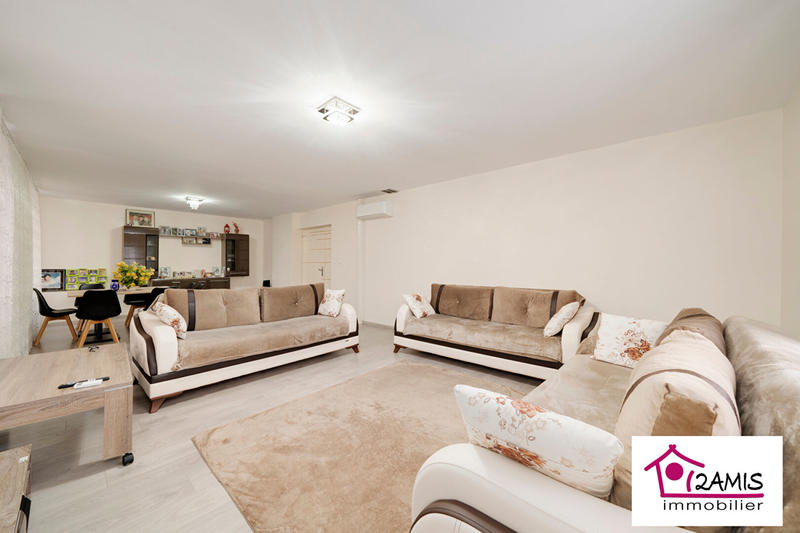 Maison - 286 m² - 10 pièces