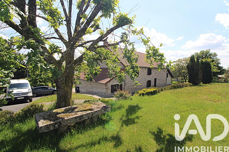 Maison de village - 180 m² - 9 pièces