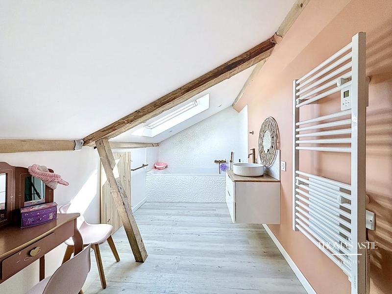 Maison ancienne - 180 m² - 7 pièces