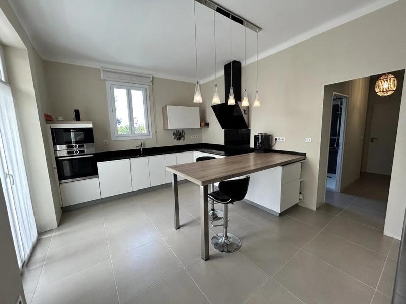 Loft - 174 m² - 5 pièces