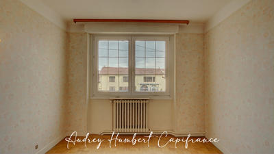 Maison - 241 m² - 8 pièces